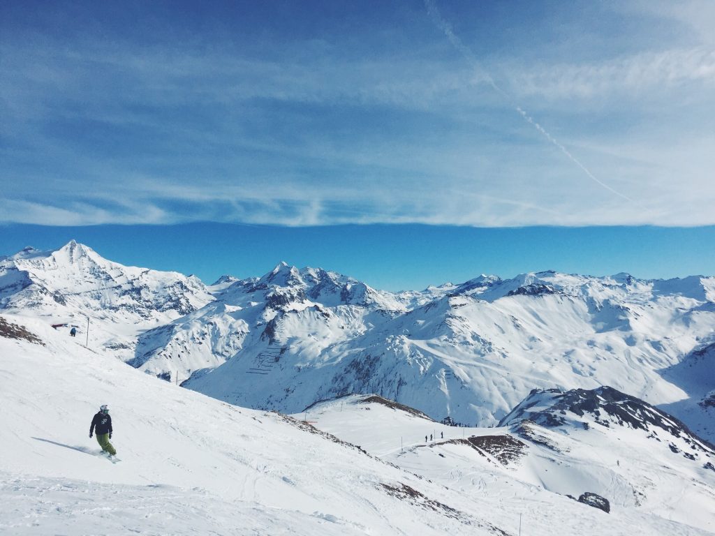 montagna innevata