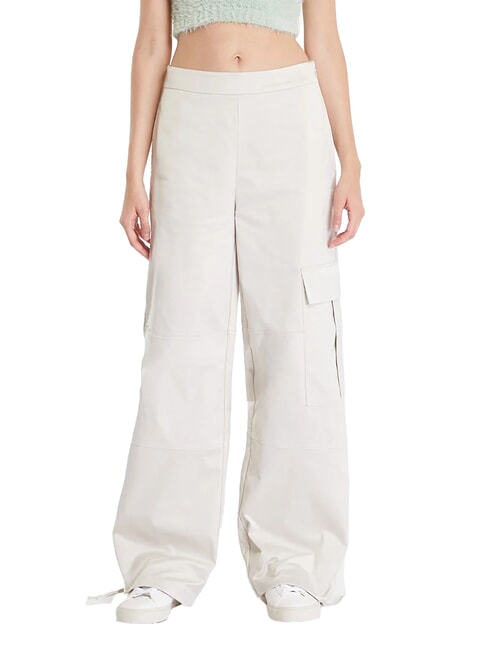 CALVIN KLEIN CK JEANS Pantaloni cargo a vita bassa eggshell - Pantaloni Donna