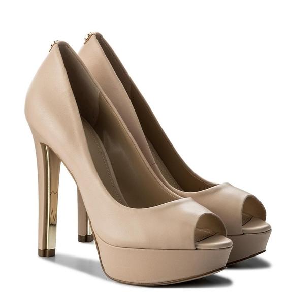 Guess beige court shoes Dearly Decollete high heeled - Women´s shoes •  Differenta.com