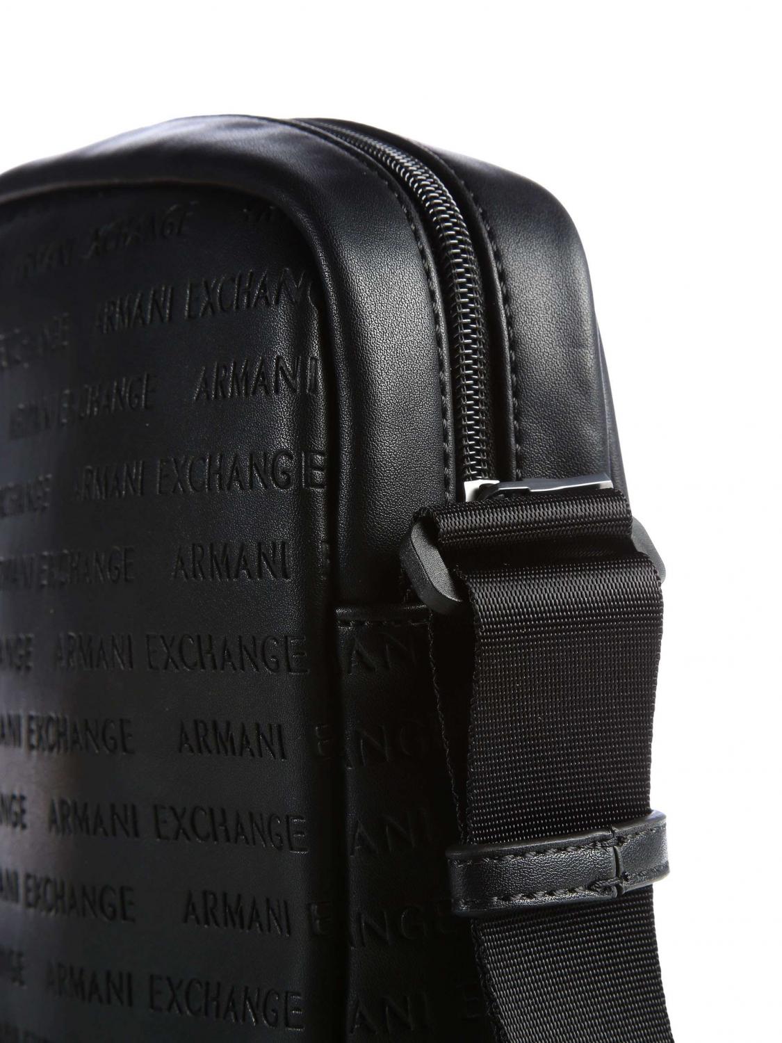 Armani Exchange Logo Embossed Borsello A Tracolla Nero - Acquista A Prezzi  Outlet!