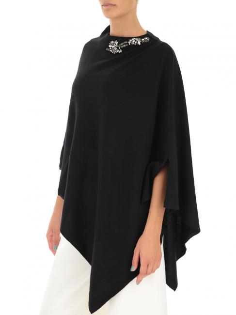 Poncho in maglia con ricamo castoni su scollo   nero - Sciarpe
