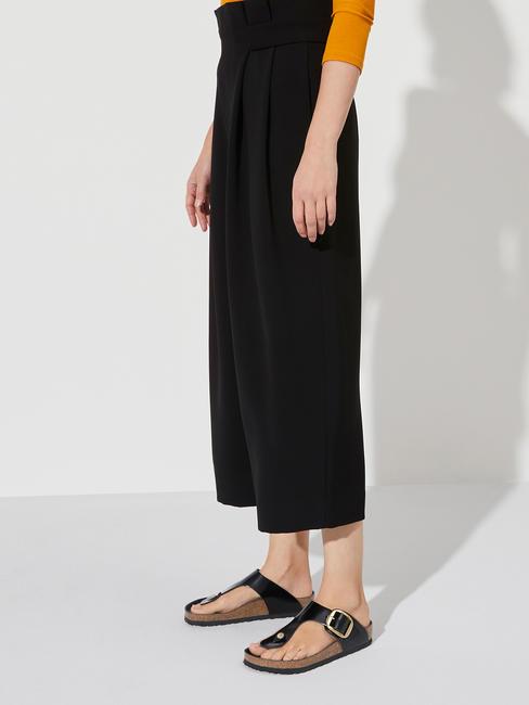 GIZEH BIG BUCKLE Infradito in pelle verniciata shine black - Scarpe Donna