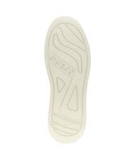 GUESS ELBINA Sneakers in pelle con borchie WHITE/SI - Scarpe Donna - 5