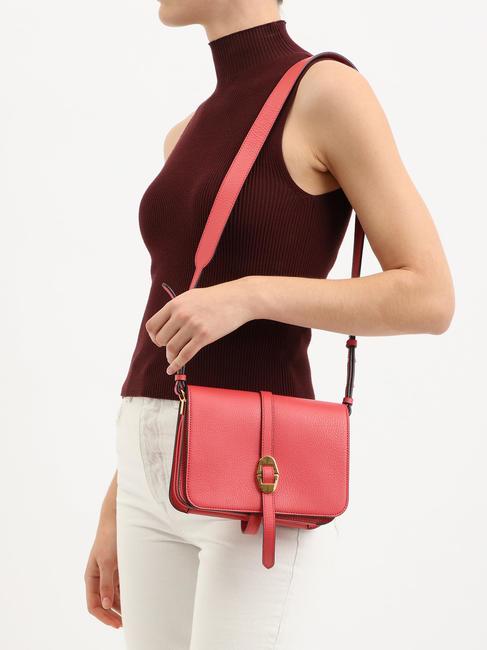 COSIMA Borsa a tracolla in pelle martellata cranberry - Borse Donna
