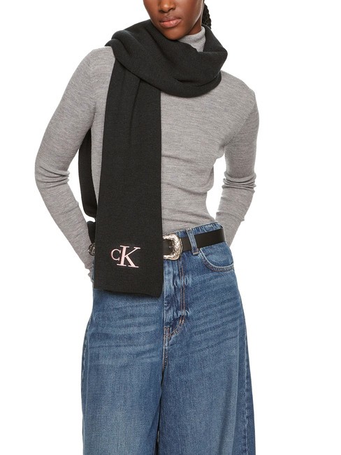 CK JEANS MONOGRAM EMBRO Sciarpa in poliestere riciclato black/dusty rose - Sciarpe