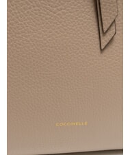 COCCINELLE ALBA Borsa a spalla in pelle martellata powder pink - Borse Donna - 6