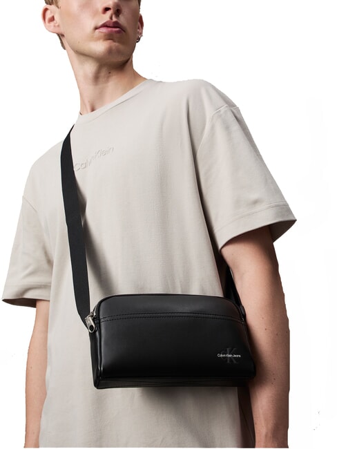 CKJ MONO LOGO Borsello orizzontale na black - Tracolle Uomo