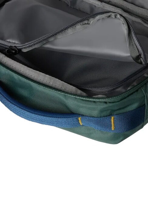 BASE CAMP Beauty case duck green/shady blue - Beauty Case