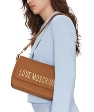 LOVE MOSCHINO LAMINATED BOLD LOVE Borsa a spalla con flap cammello - Borse Donna - 6