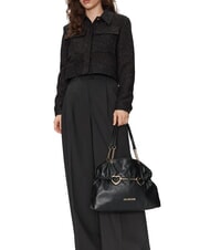 LOVE MOSCHINO EMBOSSED Borsa a spalla con cuori in metallo Nero - Borse Donna - 5