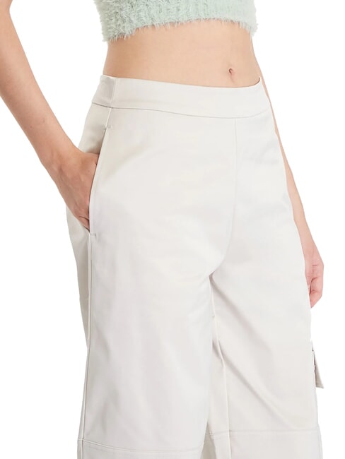 CK JEANS Pantaloni cargo a vita bassa eggshell - Pantaloni Donna