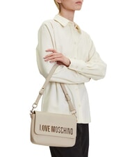 LOVE MOSCHINO LAMINATED BOLD LOVE Borsa a spalla con flap avorio - Borse Donna - 5