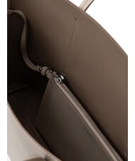 CALVIN KLEIN EMBOSSED LOGO Borsa a spalla desert taupe - Borse Donna - 3