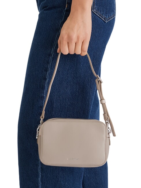 SIGNATURE LOGO STRAP Borsa camera case doppia funzione desert taupe - Borse Donna