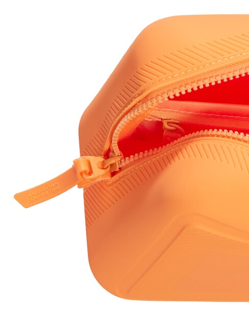 URBAN GROOVE Beauty in silicone papaya pop - Beauty Case