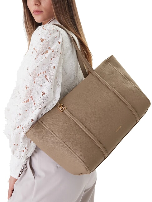 HARDWARE EMBLEM PEBB Shopping Bag desert taupe - Borse Donna