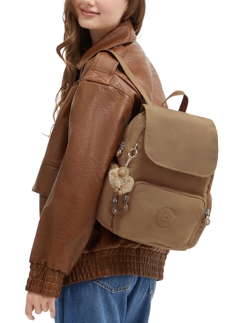 CITY ZIP S Zaino con flap early tan - Borse Donna