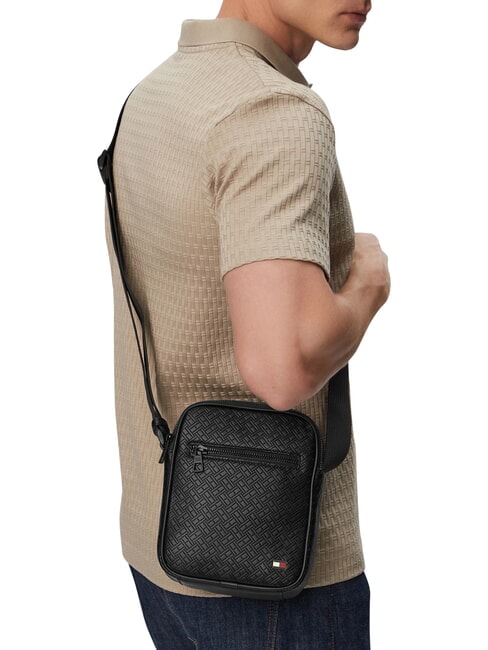 TH EMBOSSED FLAG Borsello piccolo black - Tracolle Uomo