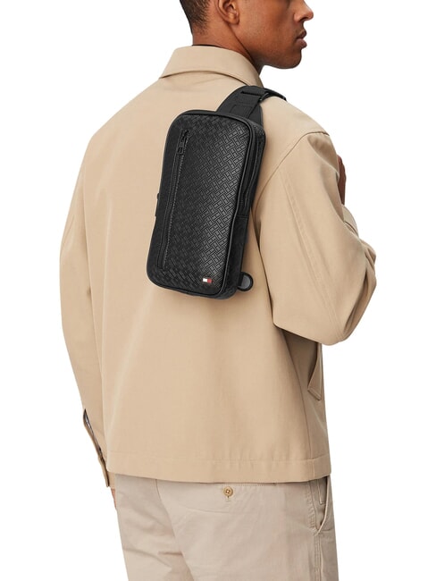 TH EMBOSSED FLAG Marsupio monospalla black - Marsupi