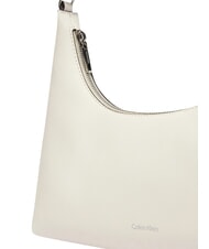CALVIN KLEIN EMBOSSED LOGO Borsa a spalla, con tracolla white alyssum - Borse Donna - 4