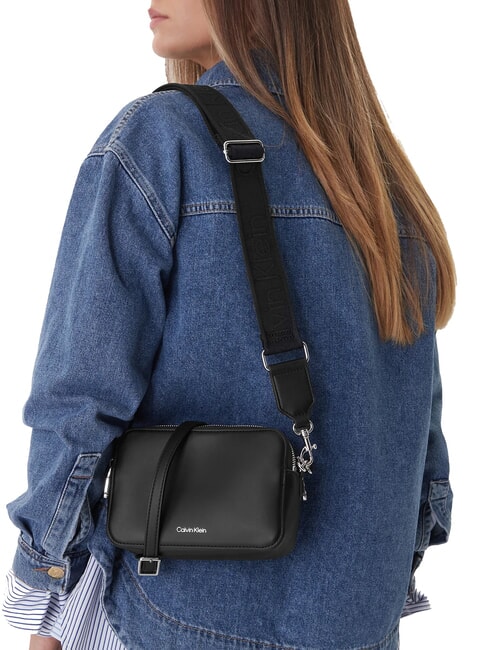 SIGNATURE LOGO STRAP Borsa camera case doppia funzione black / shiny nickel - Borse Donna