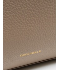 COCCINELLE SAGITTA Borsa shopping a spalla, in pelle warm taupe - Borse Donna - 3