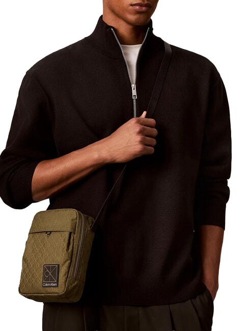 UTILITY EMBLEM Borsello olive night - Tracolle Uomo